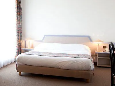 Adonis Cannes 3* לה קאנה