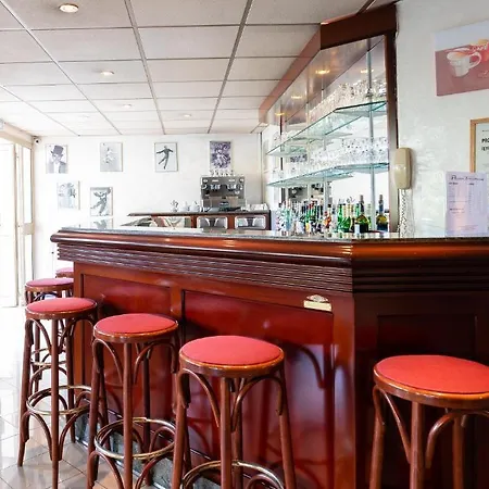 Adonis Cannes - Thomas 3* Le Cannet