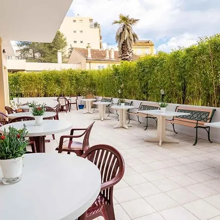 Adonis Cannes - Thomas 3*
