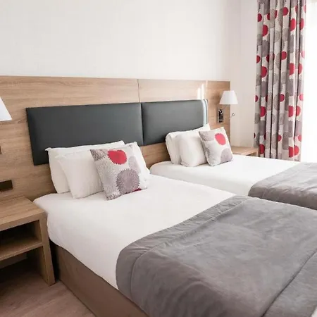 Adonis Cannes 3* לה קאנה