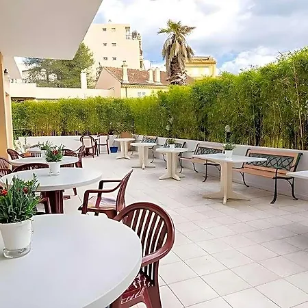 Adonis Cannes Hotel