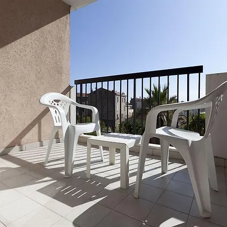 Hotel Adonis Cannes 3*
