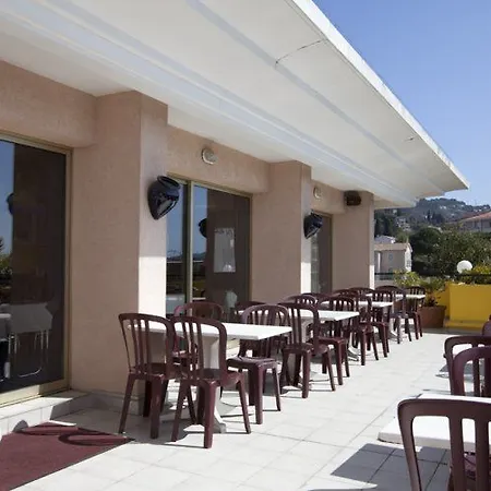 Hotel Adonis Cannes - Thomas