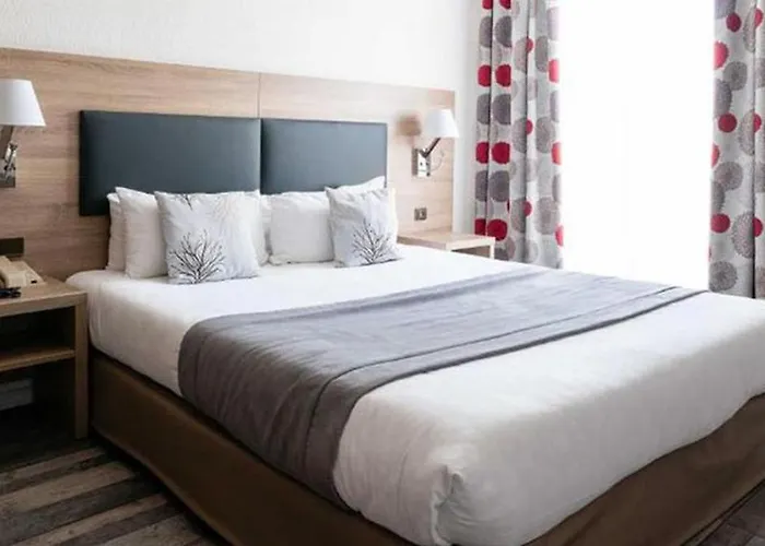 Adonis Cannes Le Cannet