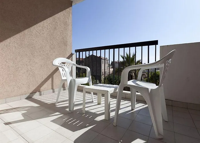 Hotel Adonis Cannes 3*