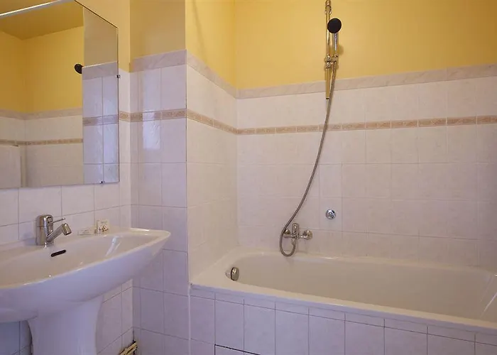 Hotel Adonis Cannes Le Cannet