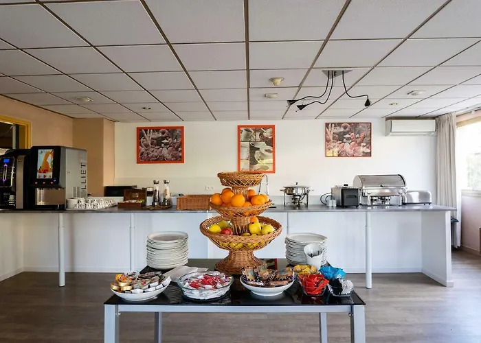 Adonis Cannes Le Cannet