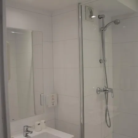 Adonis Cannes Le Cannet