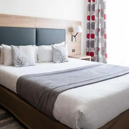 Adonis Cannes لو كانيت